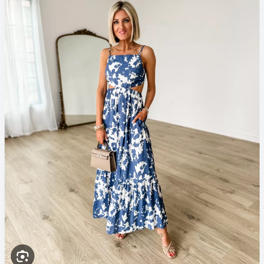 Abercrombie Crinkle Textured Cutout Maxi Dress